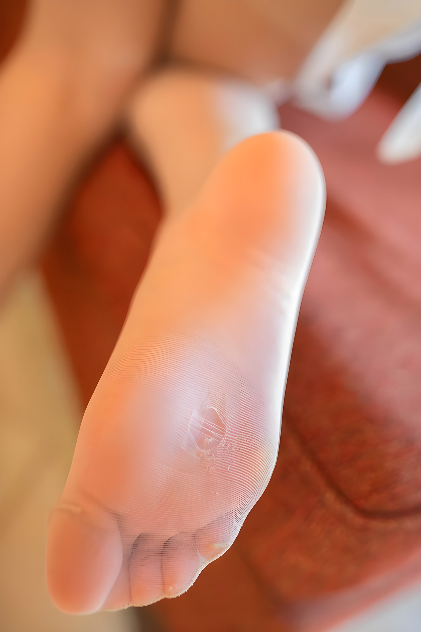 阿朱代言大片，肉丝美脚尽显性感魅力