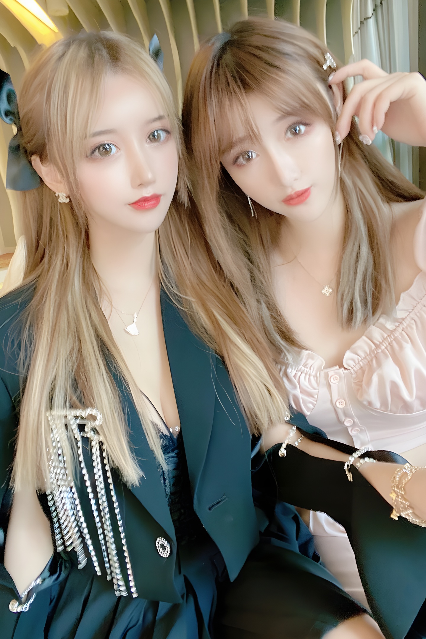 蜜桃小妹米线线蛇臀蜂腰醉酒写真集：自然流露的性感与自信