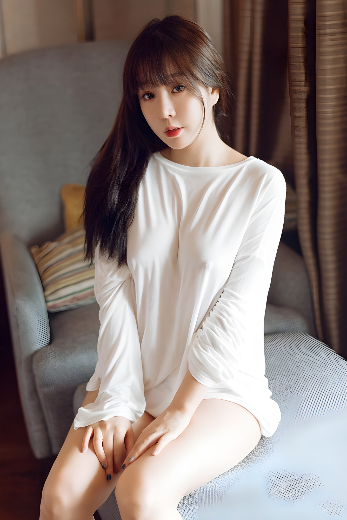 王雨纯豪乳深沟写真：性感与优雅的完美结合