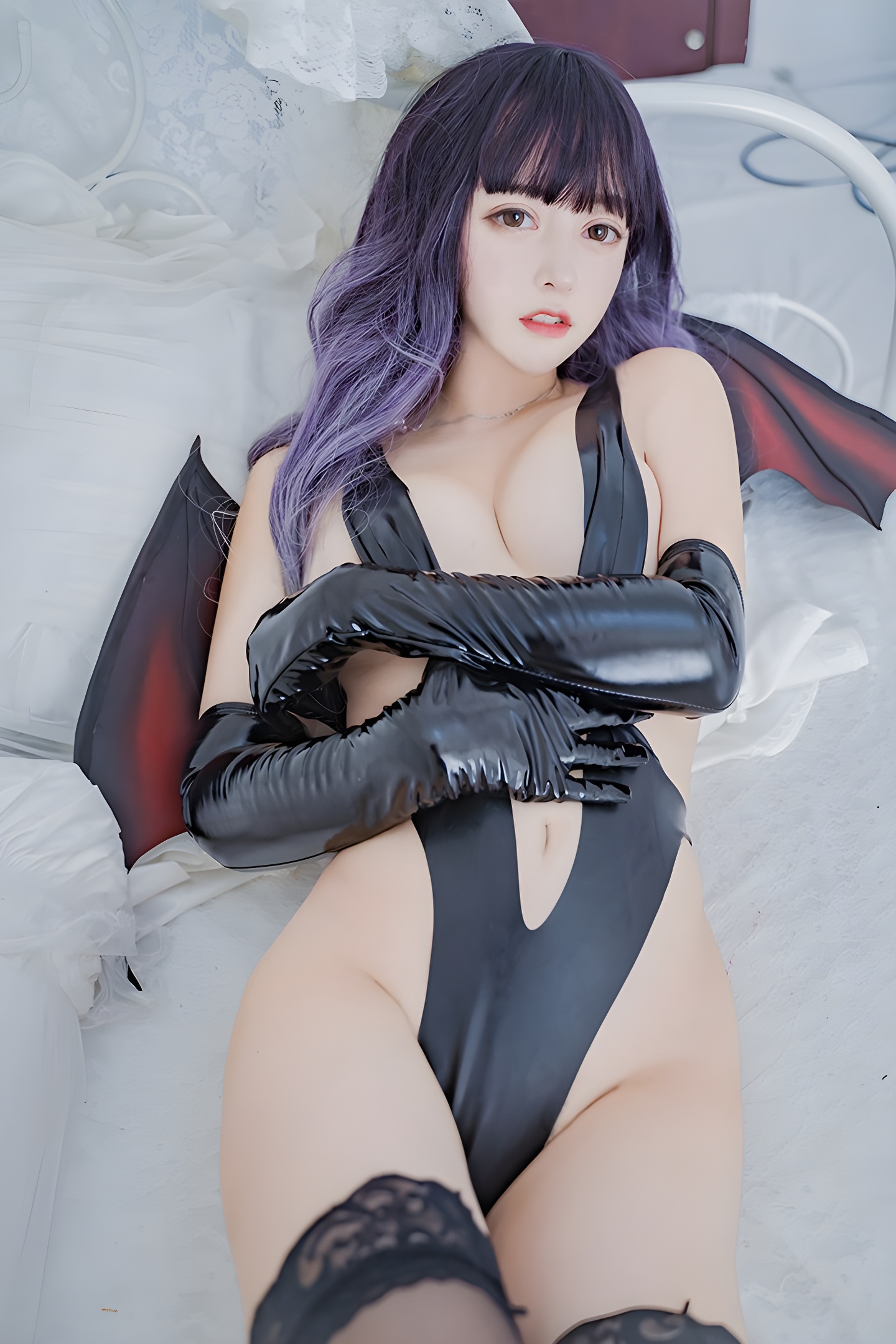 嗜血小恶魔米线线三点胶衣造型：大胆尺度与暗黑魅力的完美结合