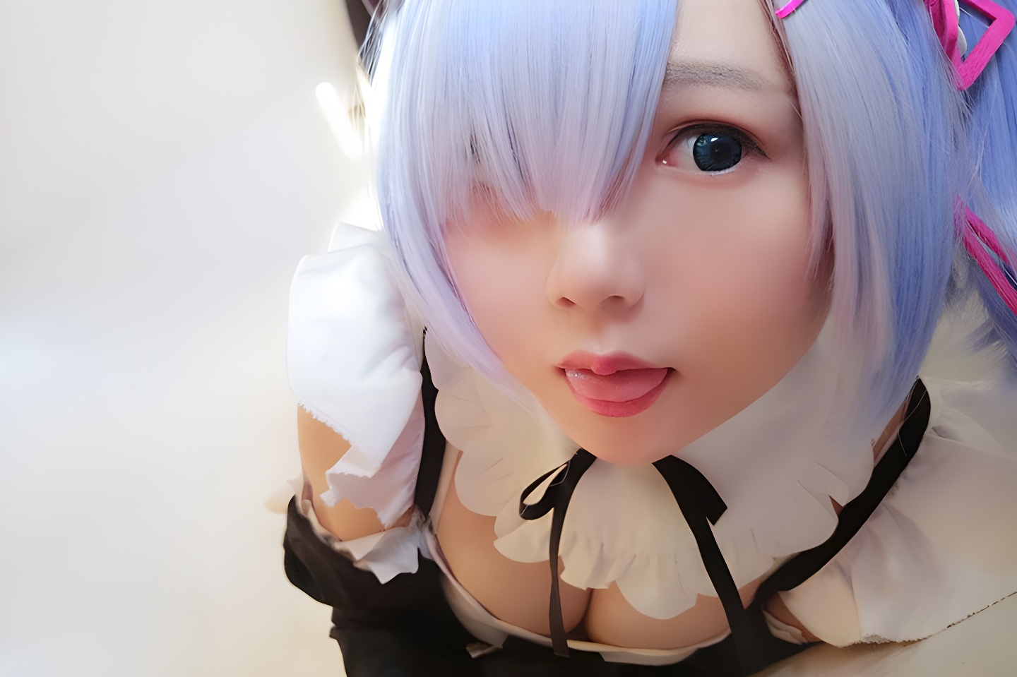 二次元蕾姆女仆肉肉身材暴露图集：视觉与幻想的双重盛宴