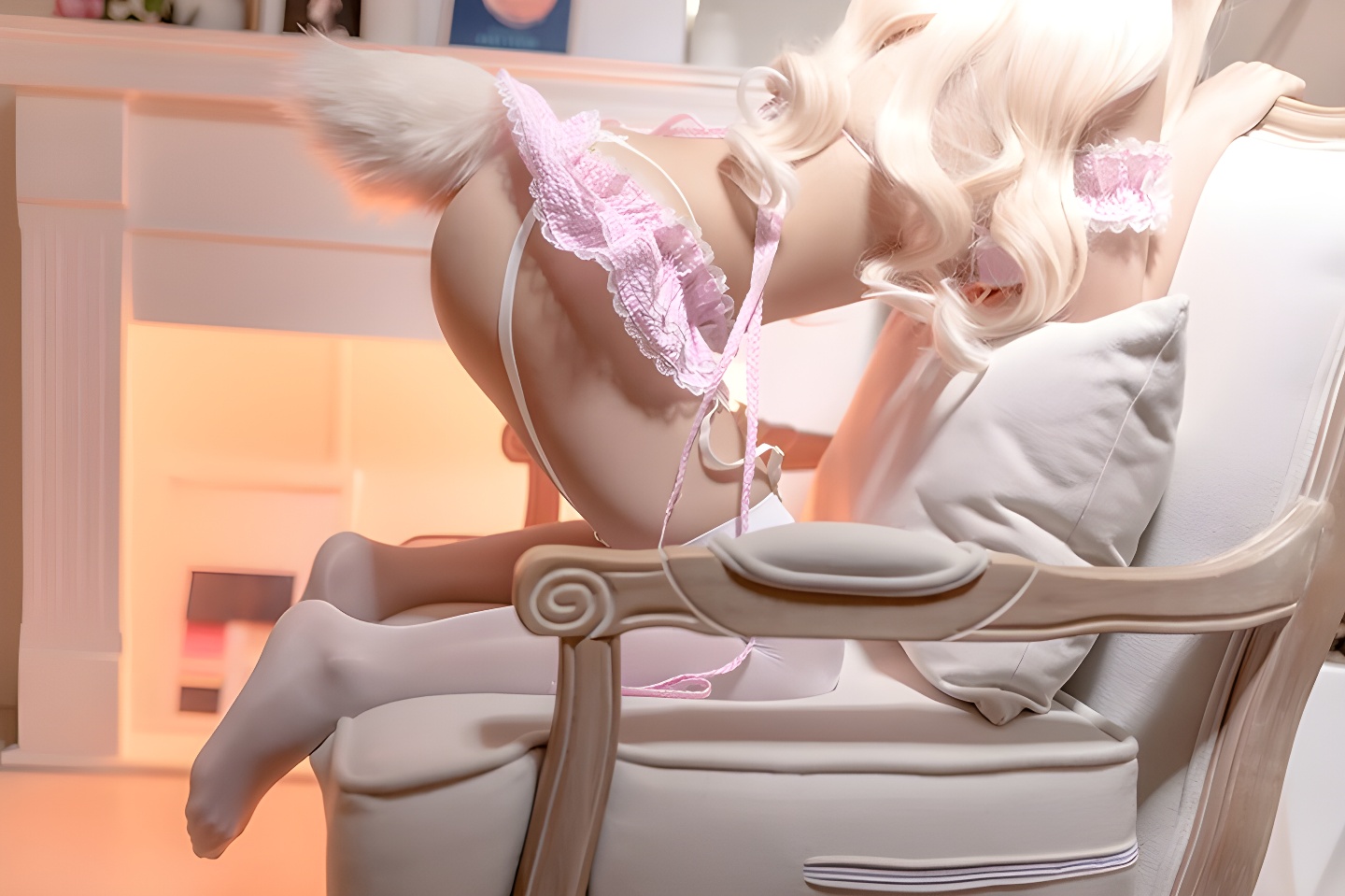 蠢沫沫露裆丝袜吊带造型：清纯与诱惑的时尚碰撞