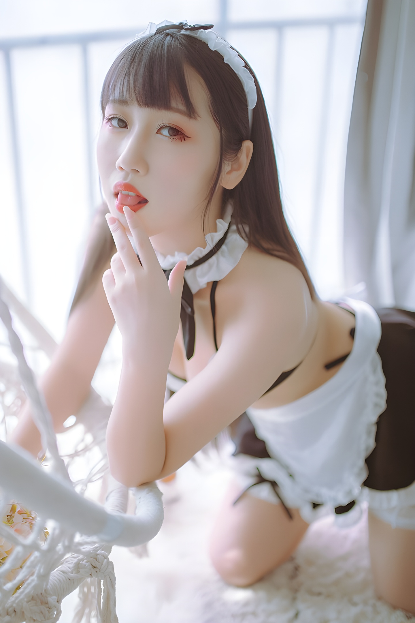 好色女仆利世与不呆猫：调教与爱抚的温馨日常