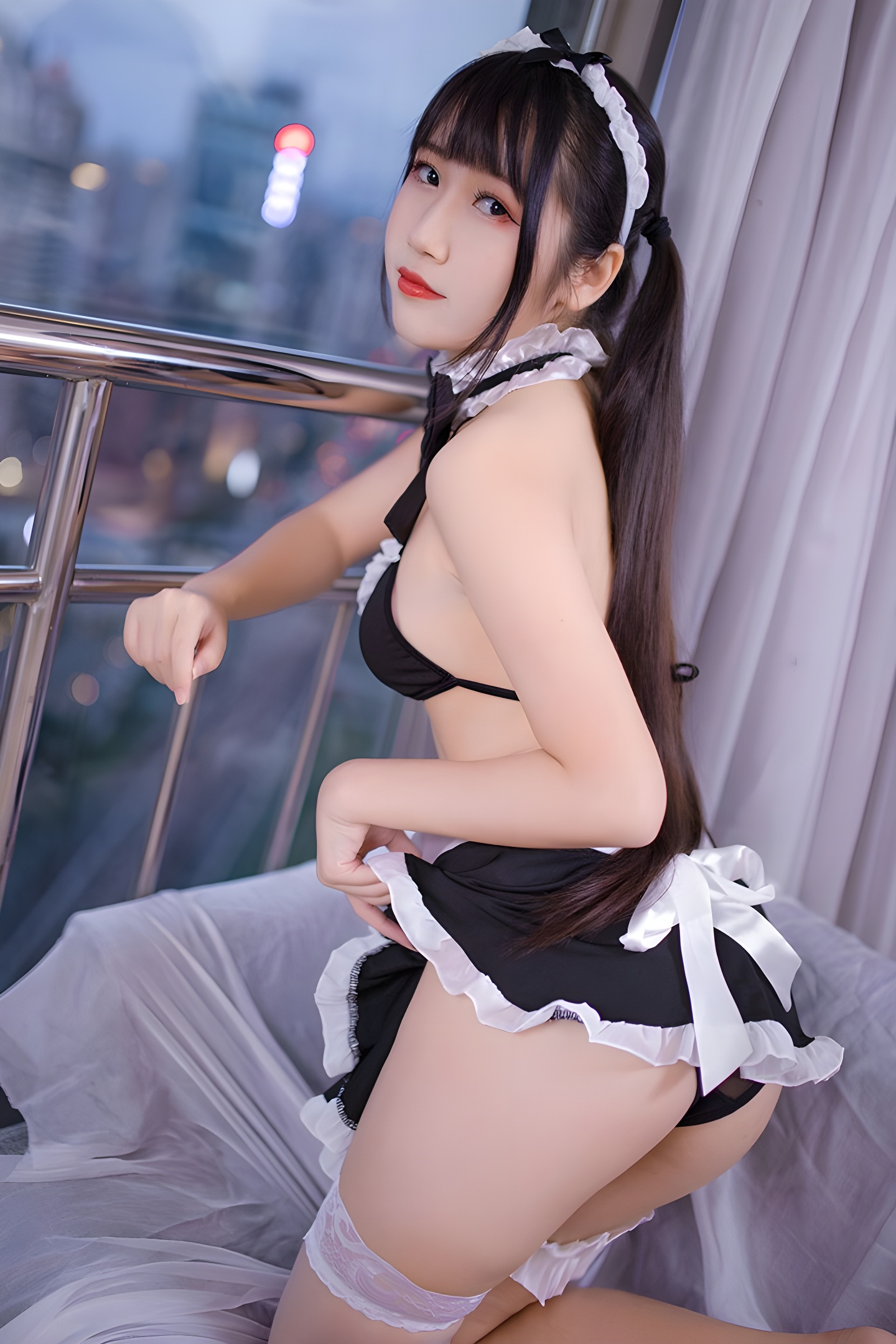 好色女仆利世与不呆猫：调教与爱抚的温馨日常