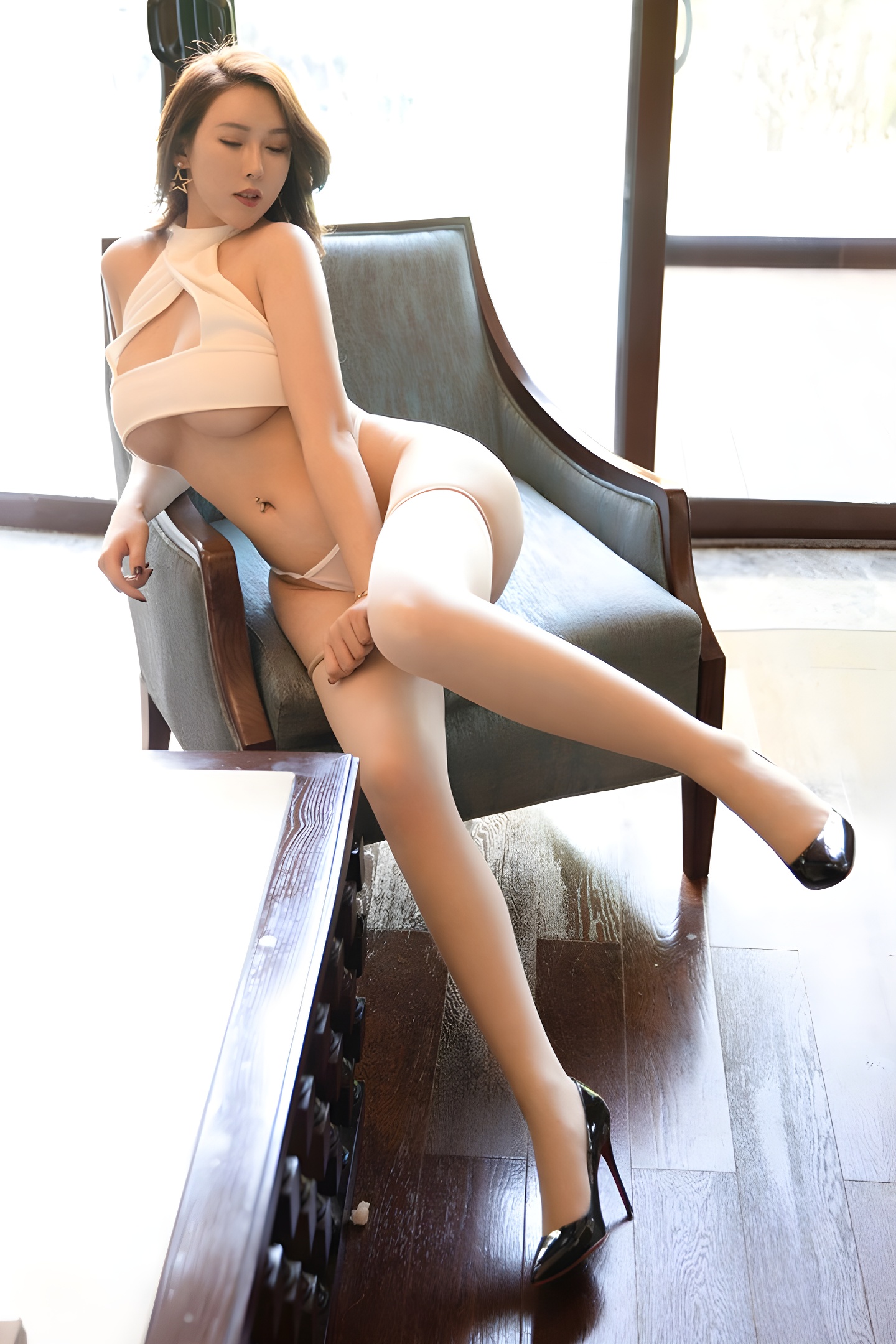 蜜汁女郎尤妮丝：妖娆曲线与爆乳造型的极致魅力