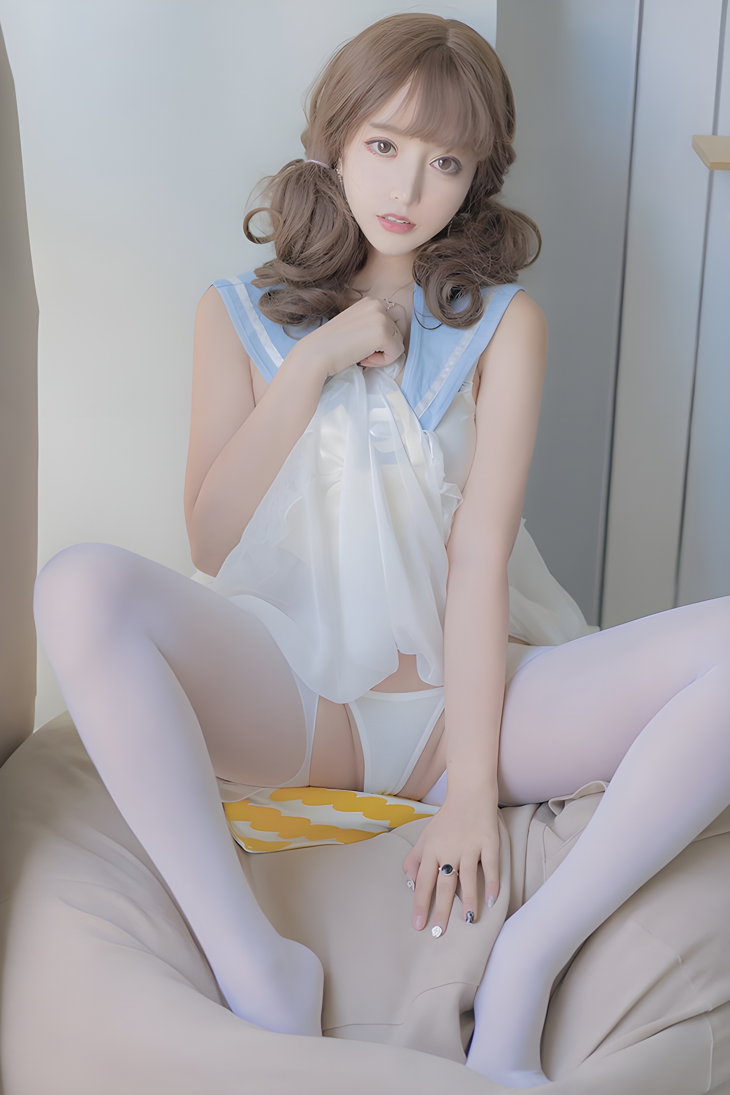 米线线开档丝袜大秀：宅男女神的性感魅力全解析