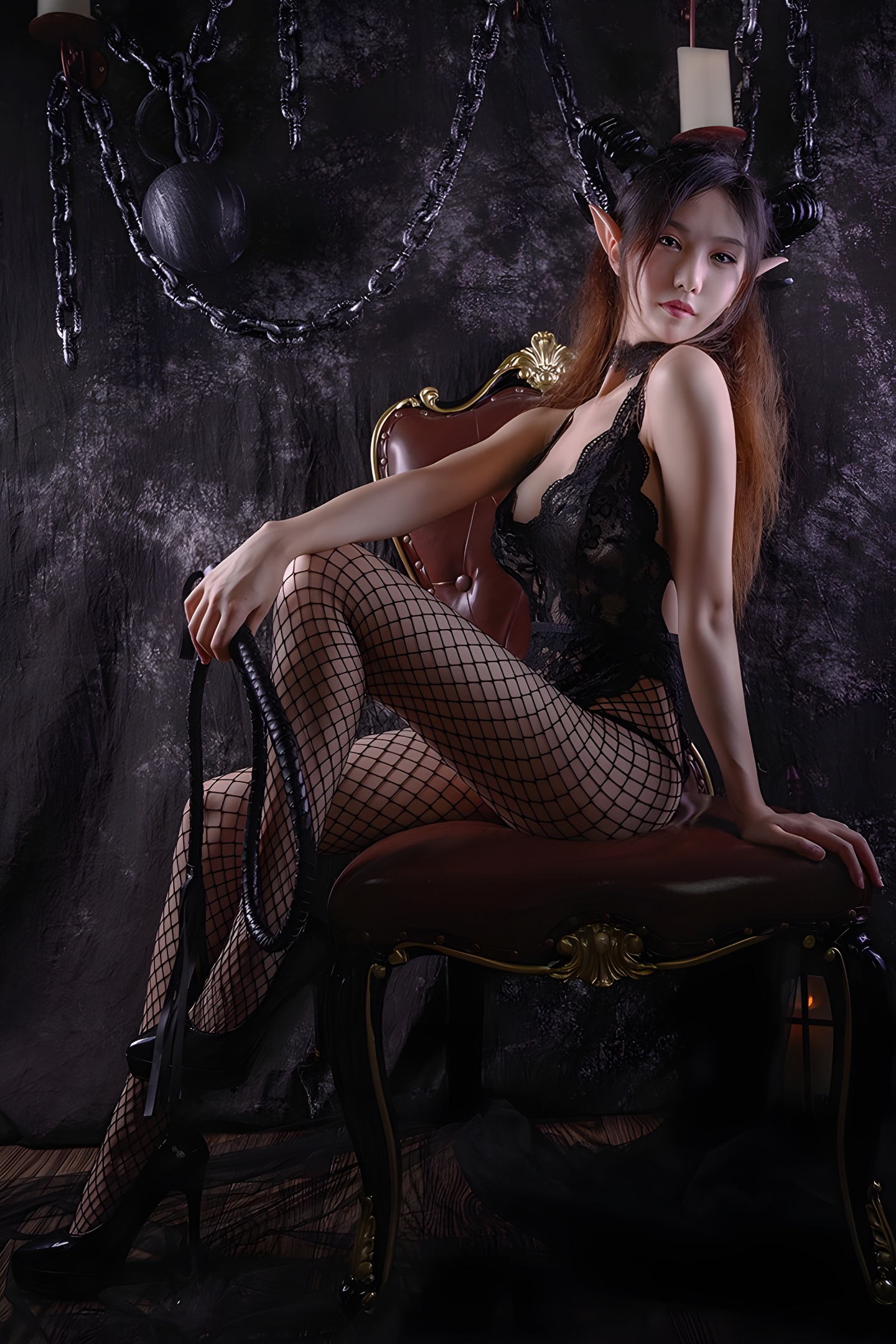 绝色小恶魔利世：黑丝网袜与爆乳的极致诱惑