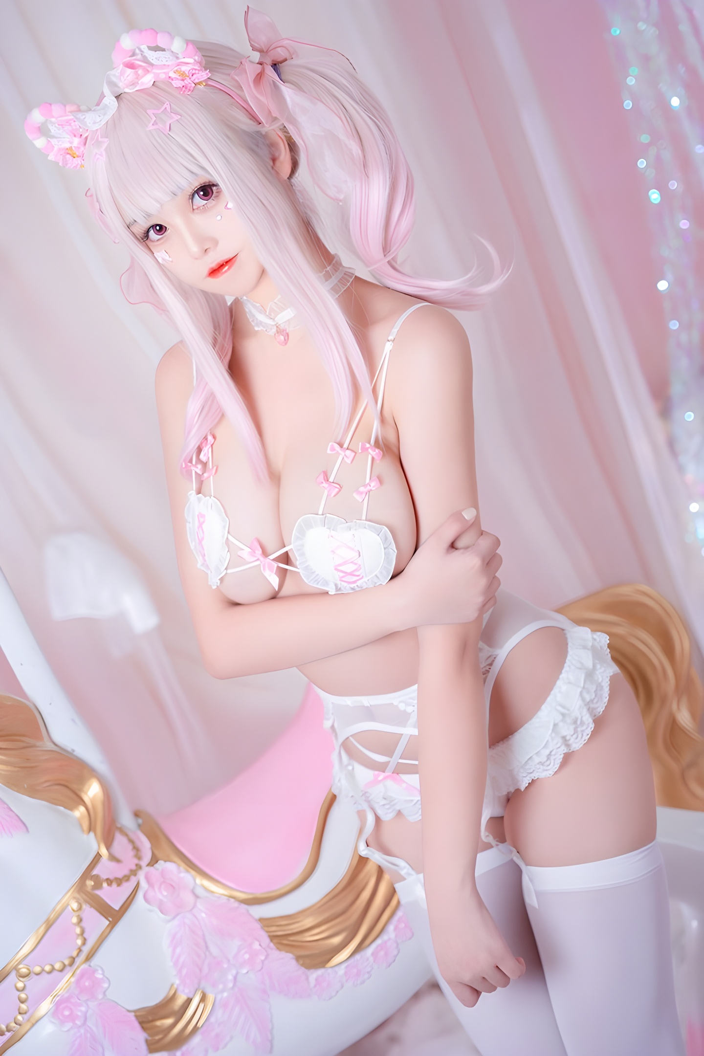 蜜汁猫裘的情趣萌妹造型：丝滑巨乳与美腿勾魂的视觉盛宴