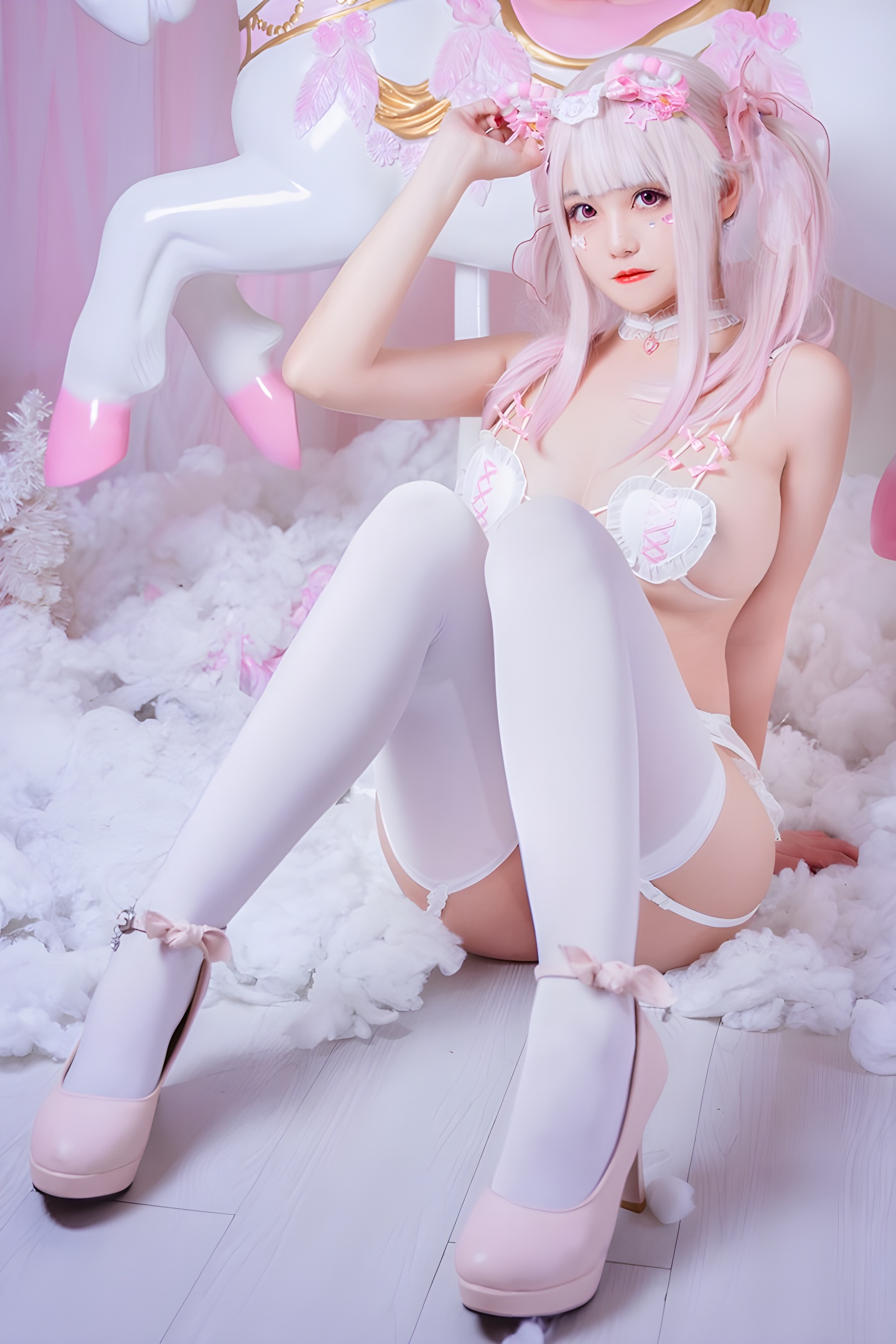 蜜汁猫裘的情趣萌妹造型：丝滑巨乳与美腿勾魂的视觉盛宴