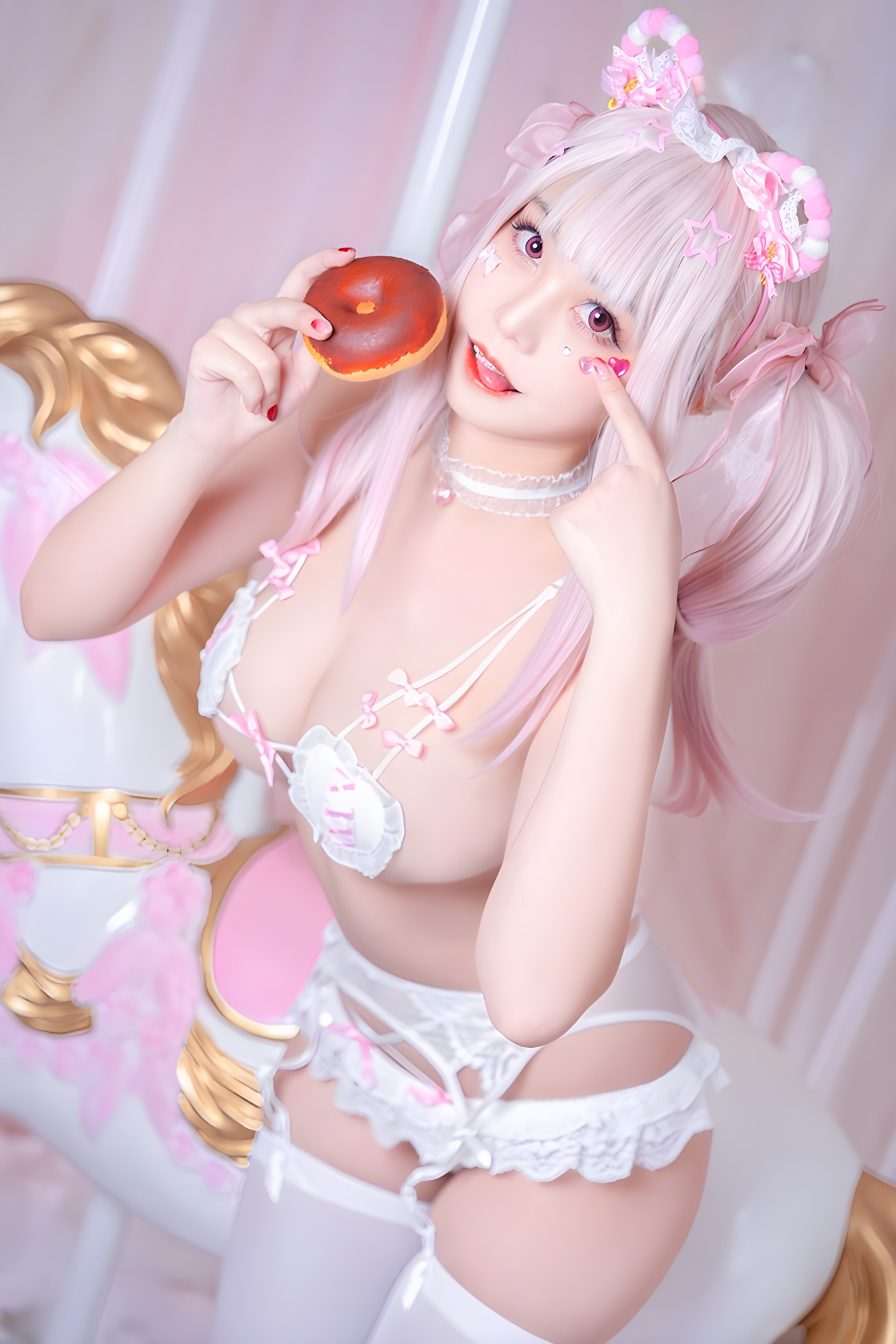 蜜汁猫裘的情趣萌妹造型：丝滑巨乳与美腿勾魂的视觉盛宴