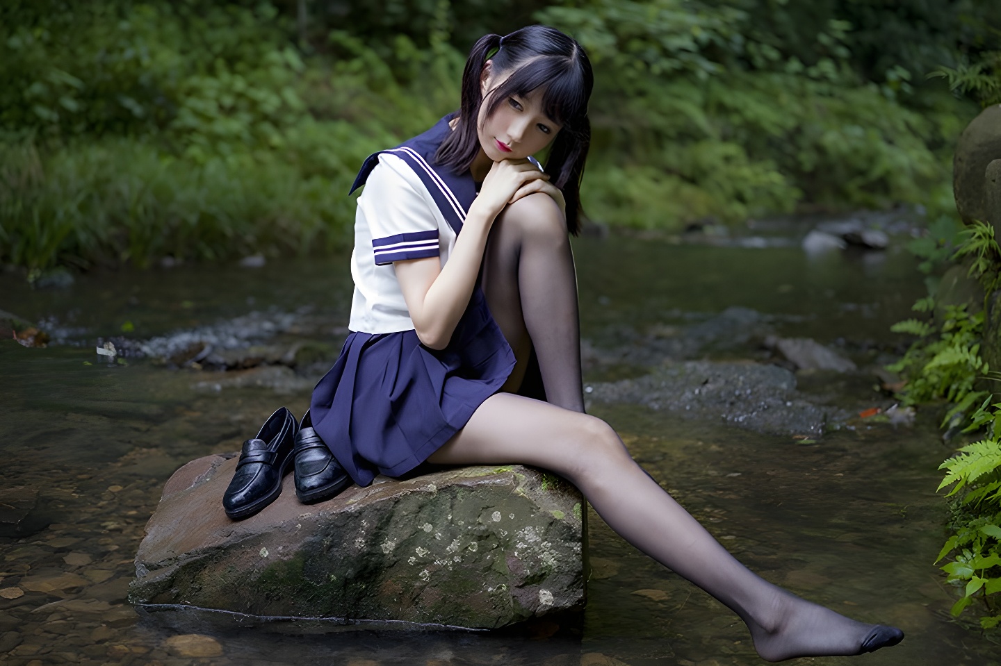 野外露出！魔物喵黑丝制服造型大揭秘，激萌学生妹的诱惑瞬间