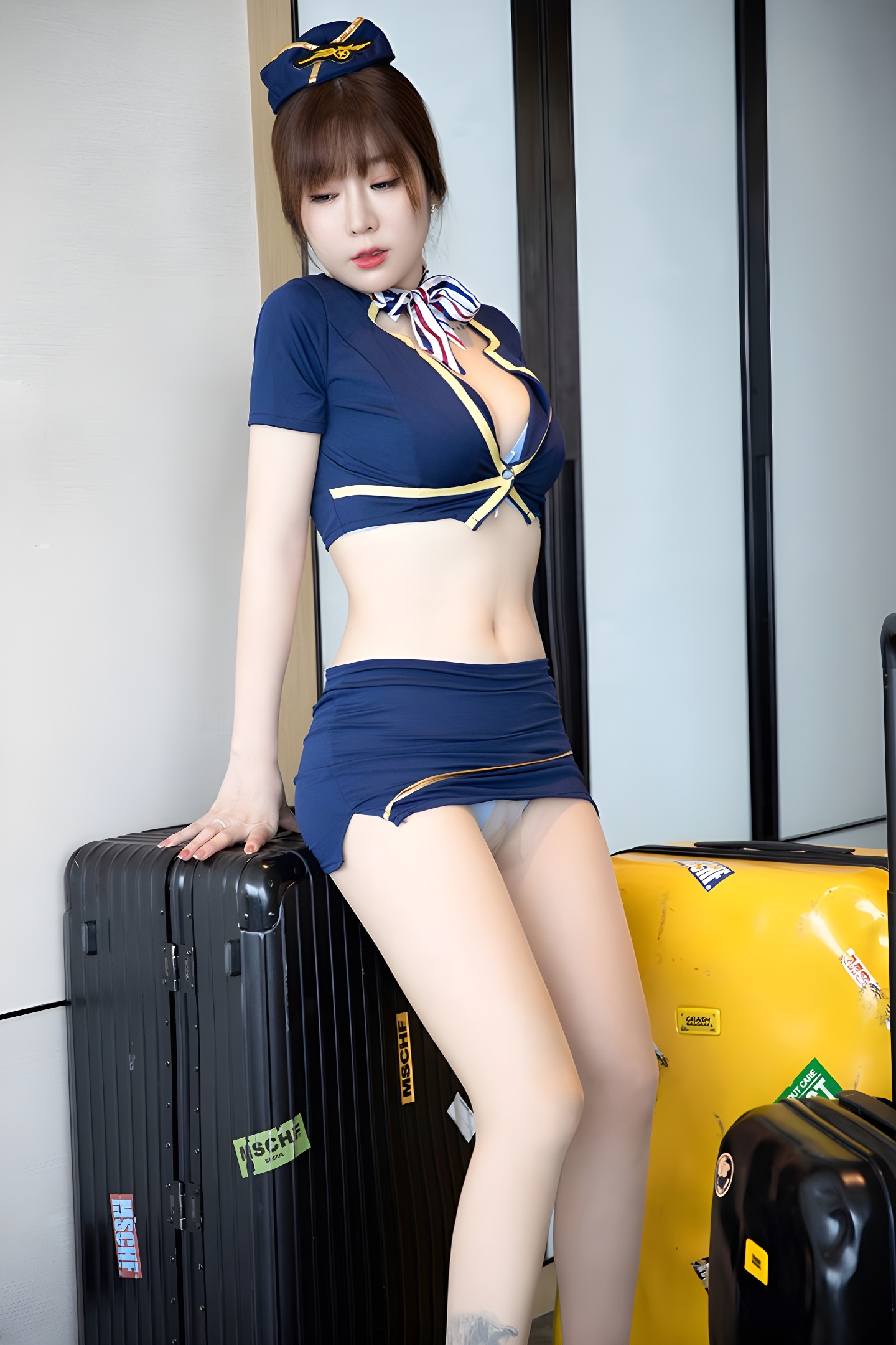 王雨纯空姐制服写真：肉丝高跟蜜臀尽显魅力