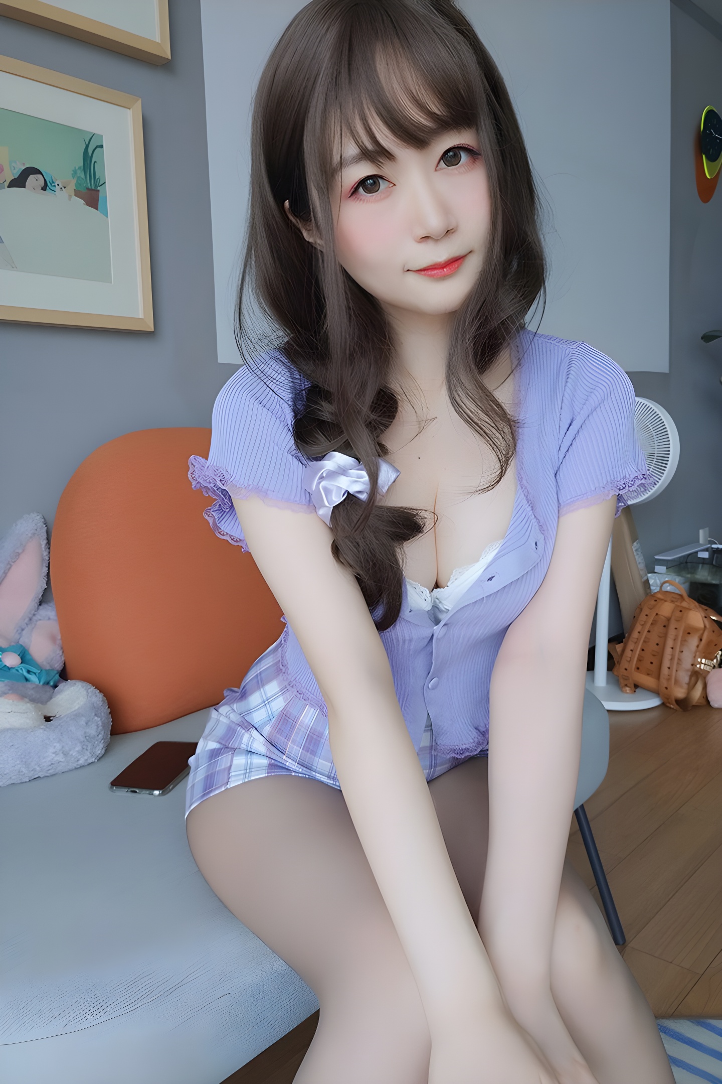 邻家小妹白银八一奶味酥胸灰丝，勾魂魅力全解析