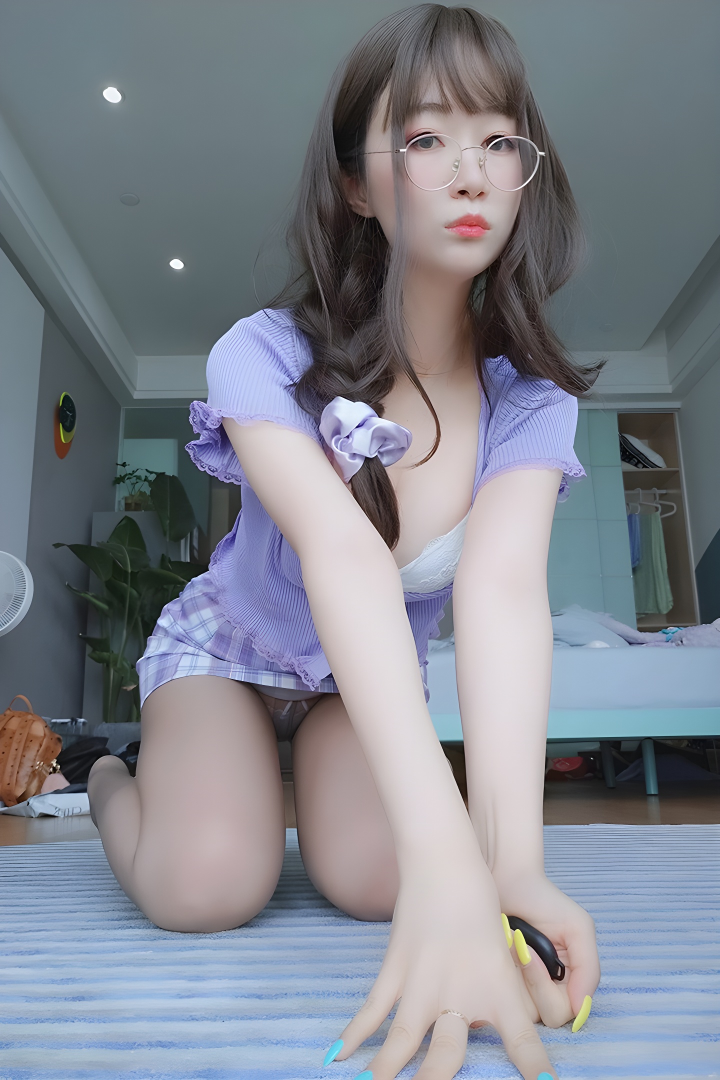 白银八一奶味酥胸灰丝，邻家小妹的时尚诱惑