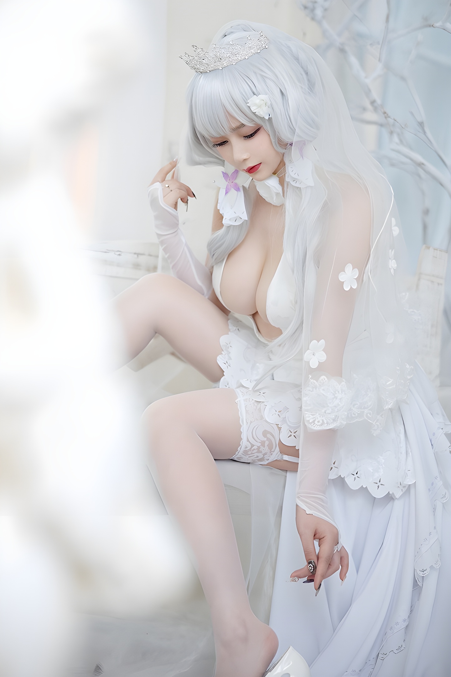 叉子宝宝情趣护士装扮：倾城容颜与调教艺术的完美结合