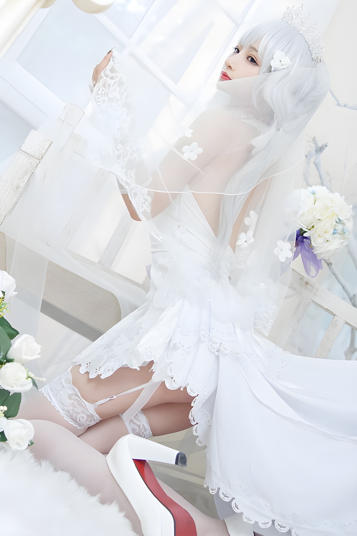 叉子宝宝情趣护士装扮：倾城容颜与调教艺术的完美结合