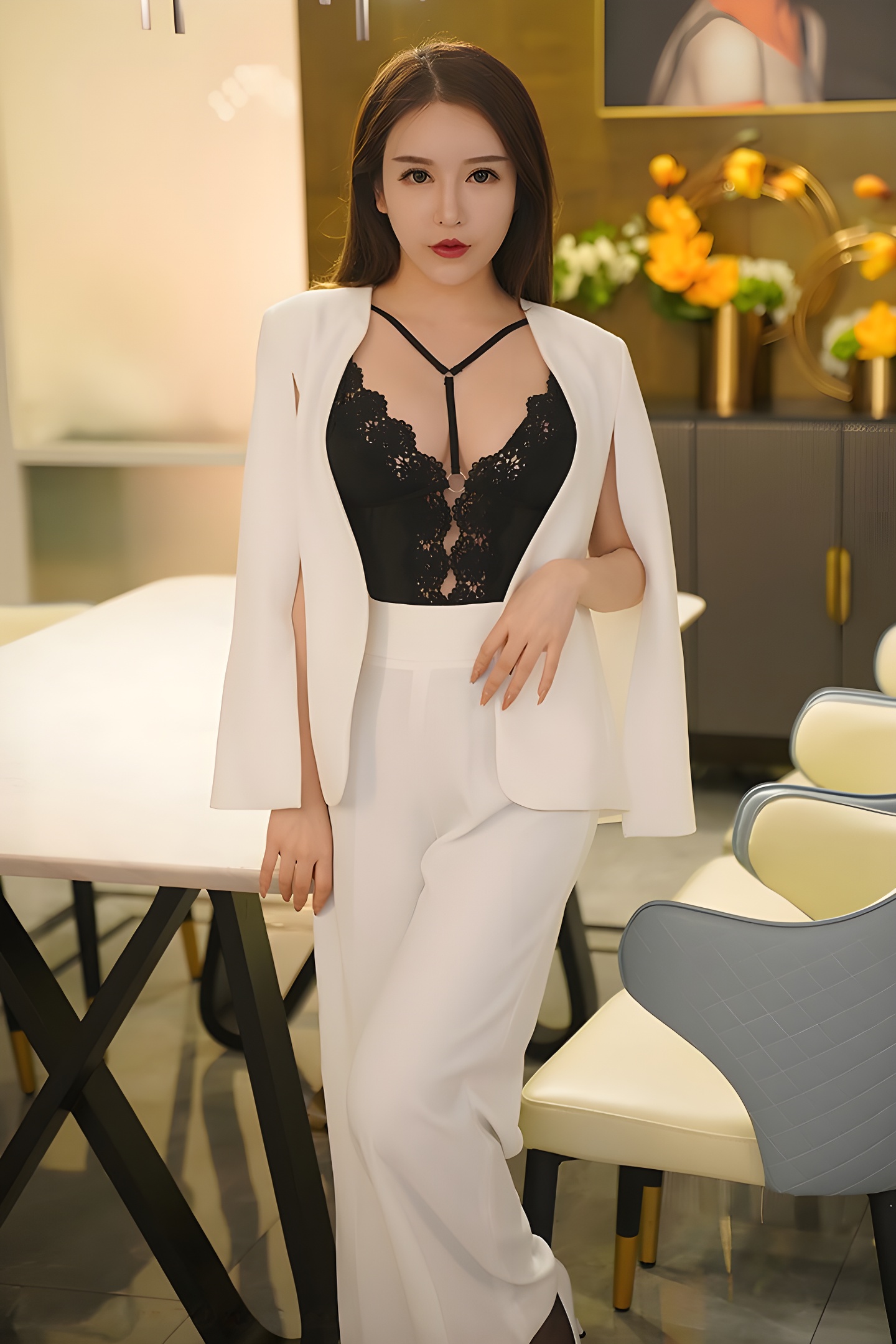 清秀御姐玉兔Miki包臀黑丝写真，霸气凌人尽显魅力