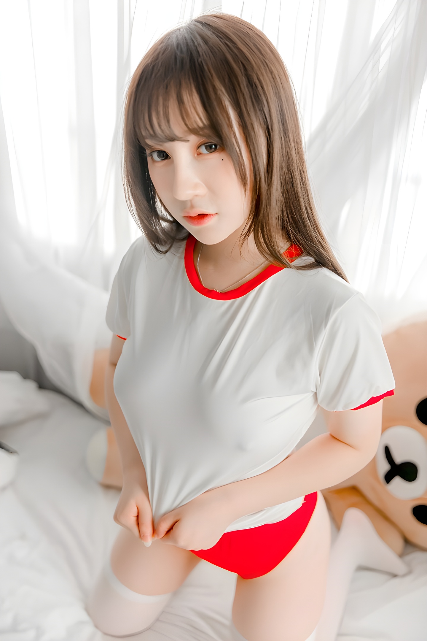 少女春梦尤猫醒醒蕾丝内衣：娇体稚嫩的时尚魅力