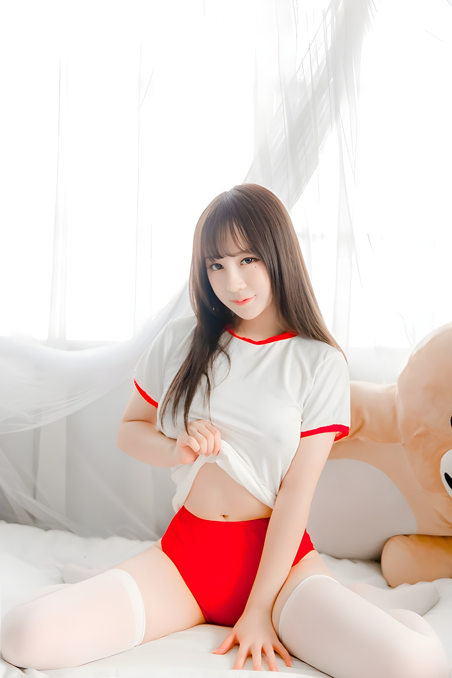 少女春梦尤猫醒醒蕾丝内衣：娇体稚嫩的时尚魅力