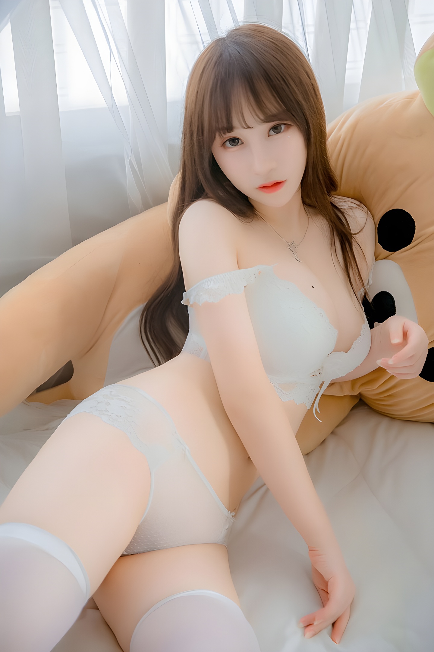 尤猫醒醒蕾丝内衣：少女春梦中的娇体稚嫩之美