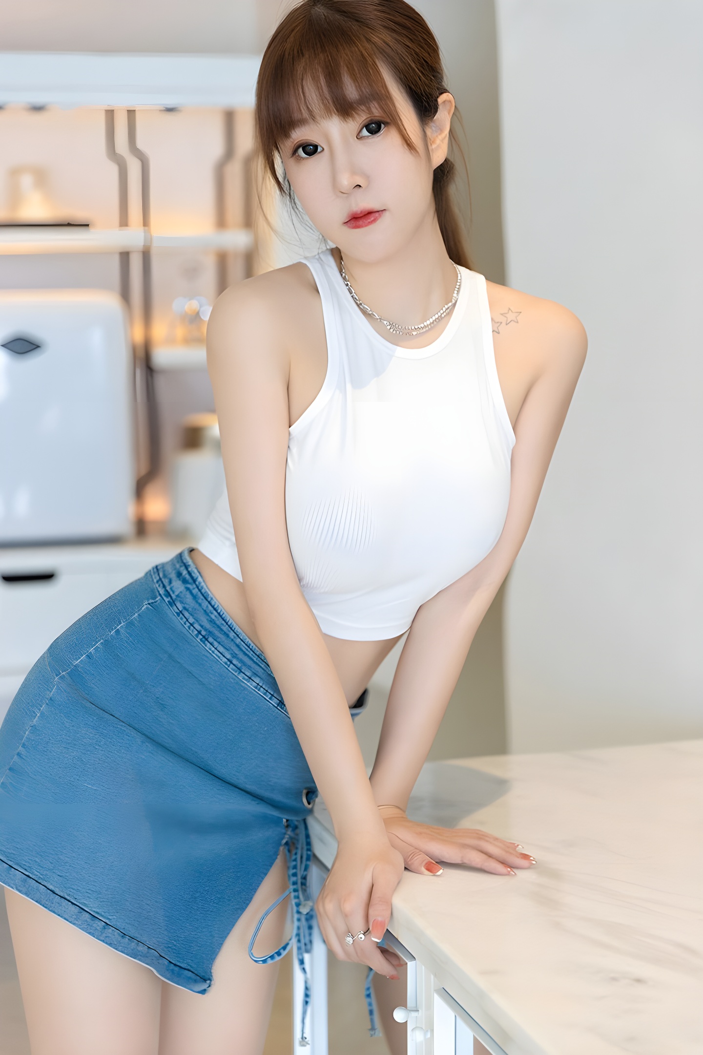 王雨纯爆乳写真：若隐若现的极致诱惑艺术