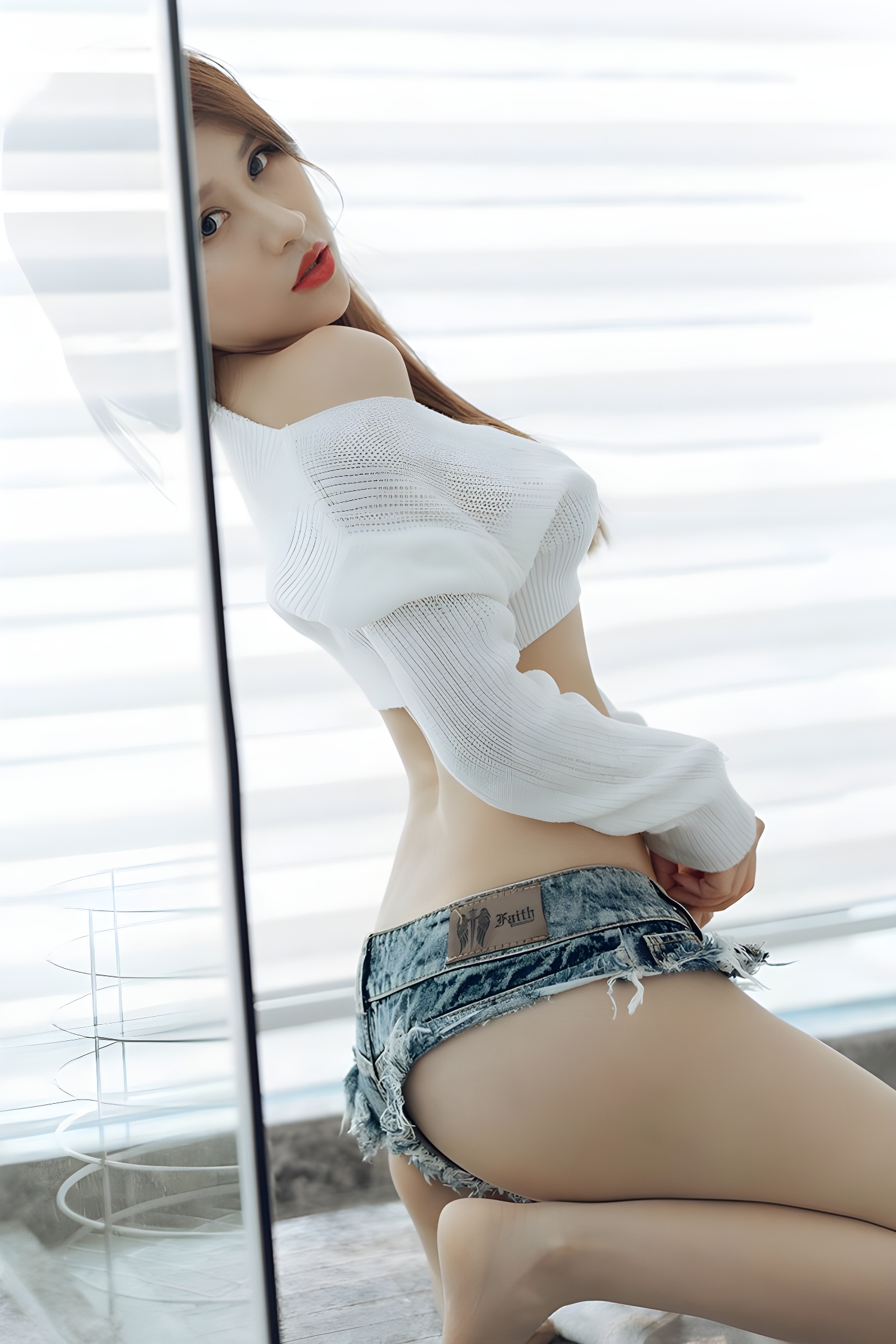 徐安安肉丝牛仔写真：御姐美腿顺滑诱惑