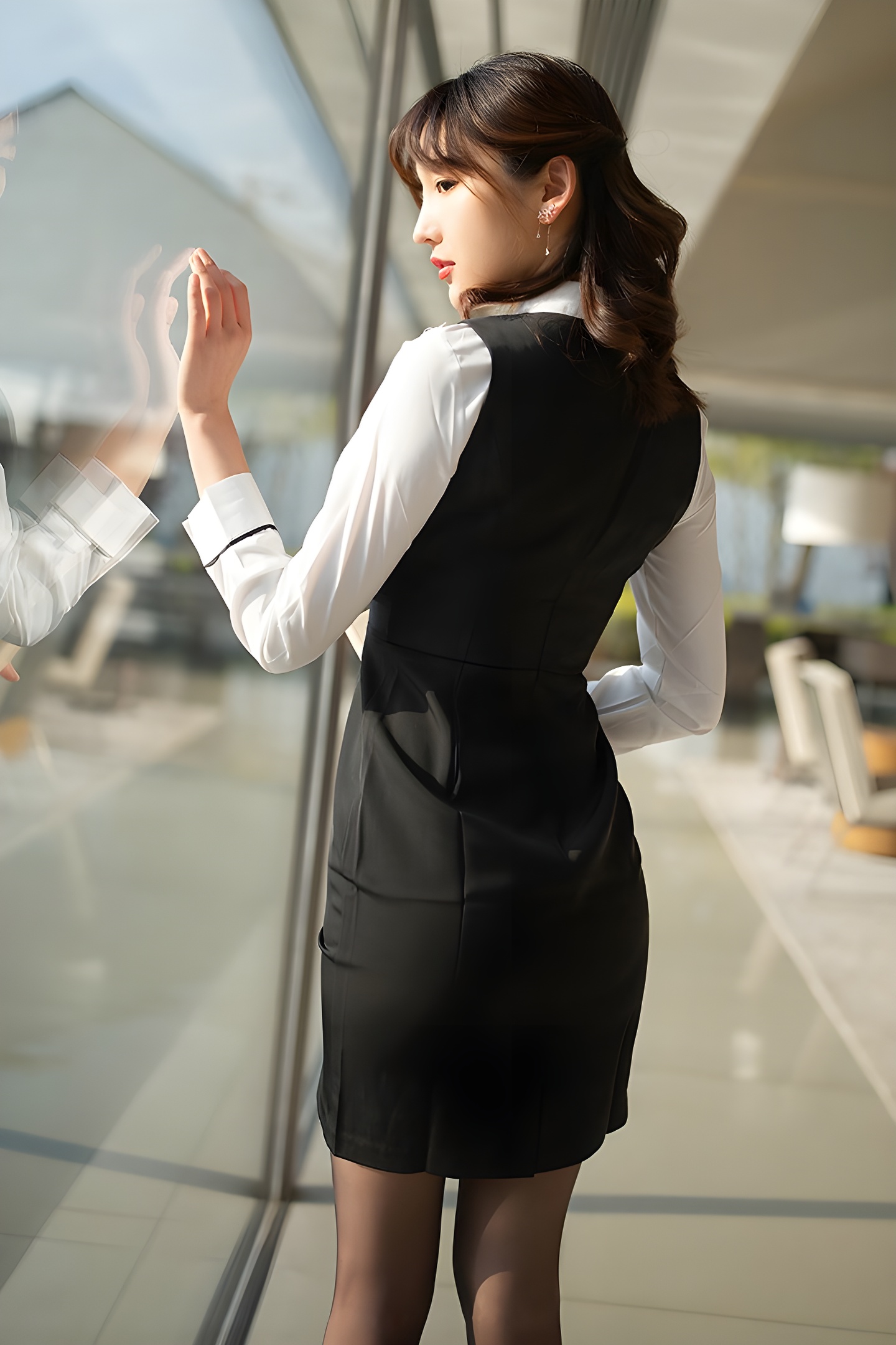 陆萱萱纯欲写真：白皙肌肤与奶甜气质全释放