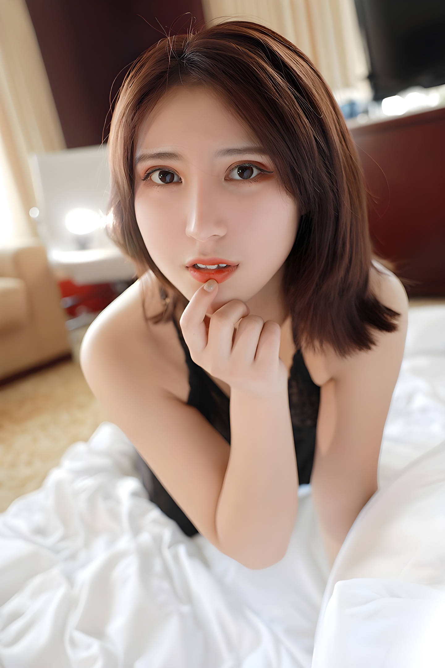 温柔人妻久久性感蕾丝秀，脱衣挑逗视觉盛宴