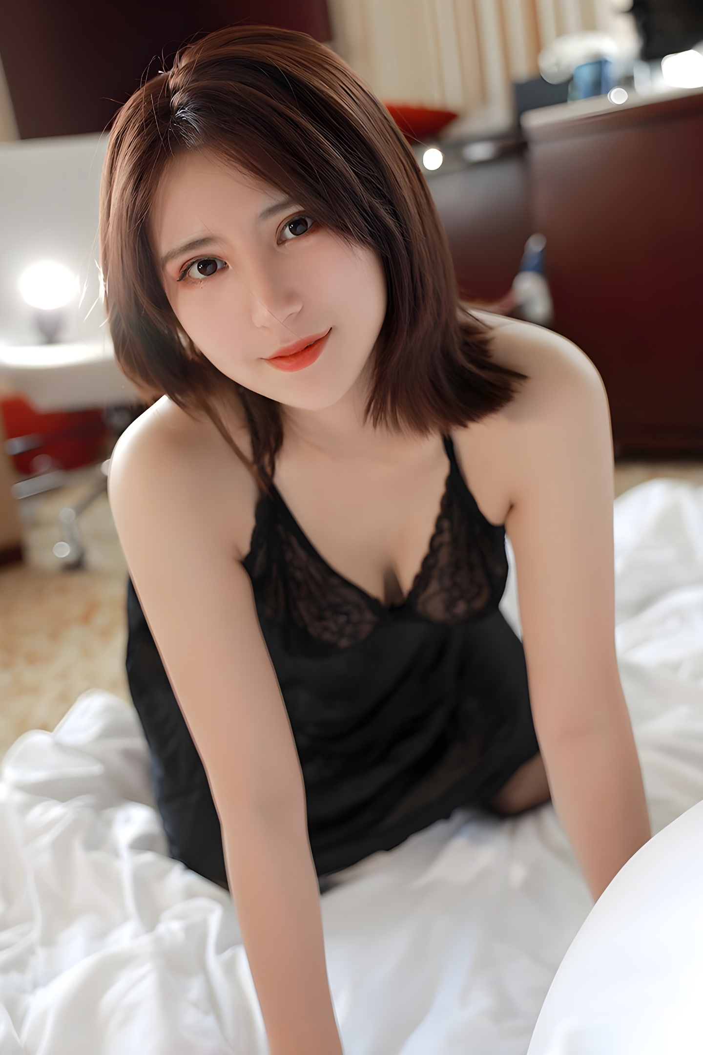 温柔人妻久久性感蕾丝秀，脱衣挑逗视觉盛宴