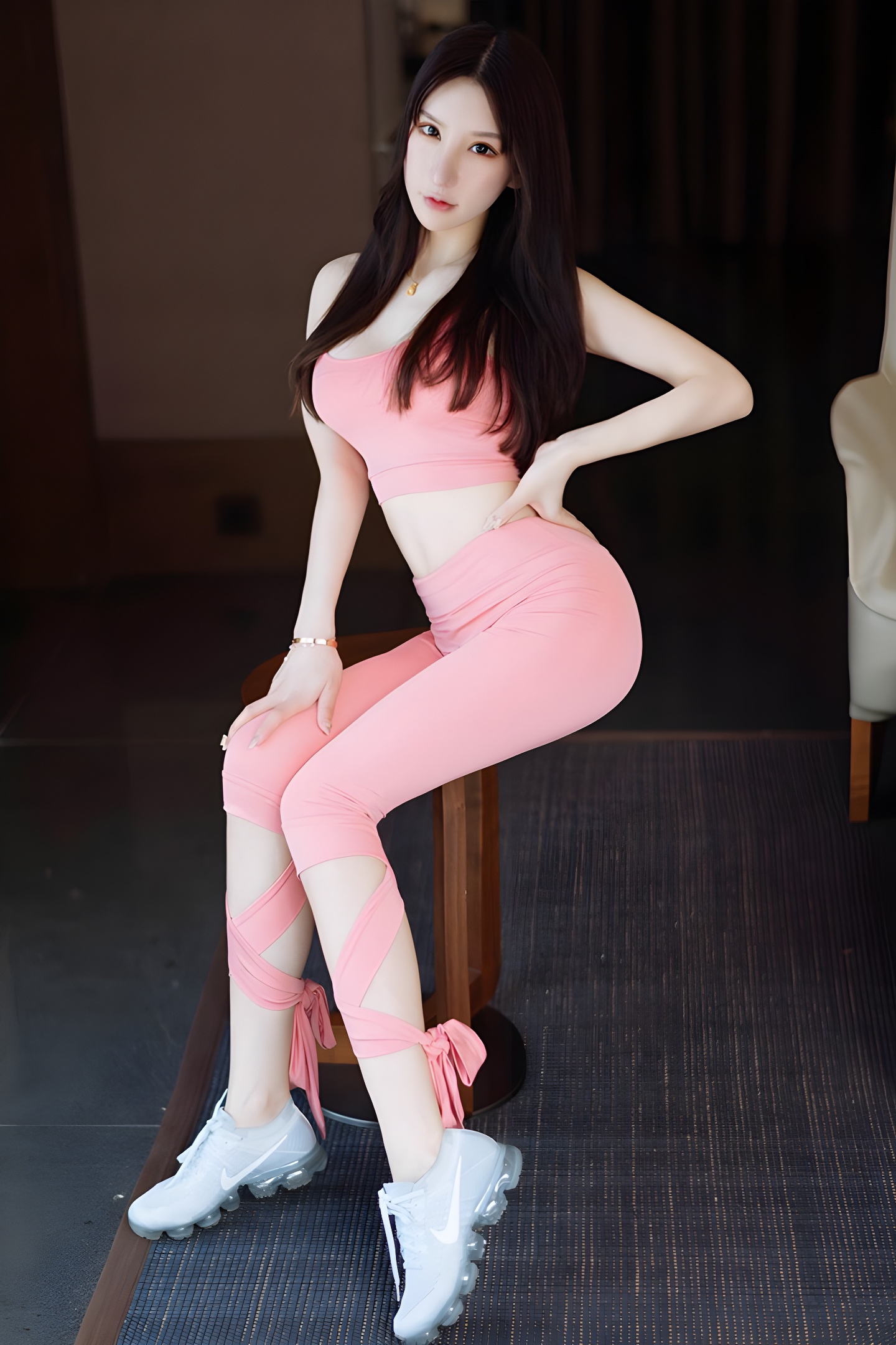 周于希紧身运动装写真，健身女神完美身材引热议