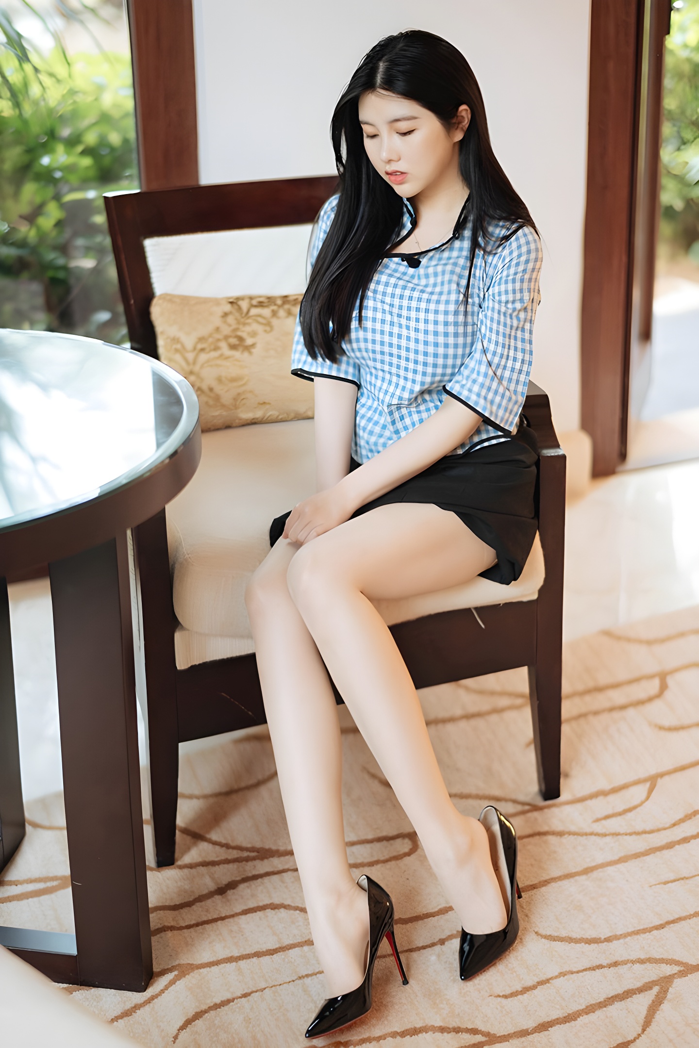 娜露丰腴身材写真：傲人巨乳丝滑长腿极致诱惑