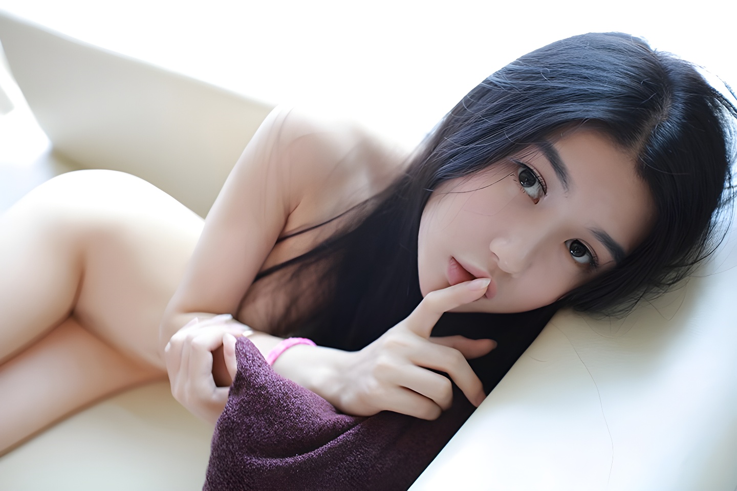 极致诱惑！王梓童半裸艺术写真 薄纱下的性感密码