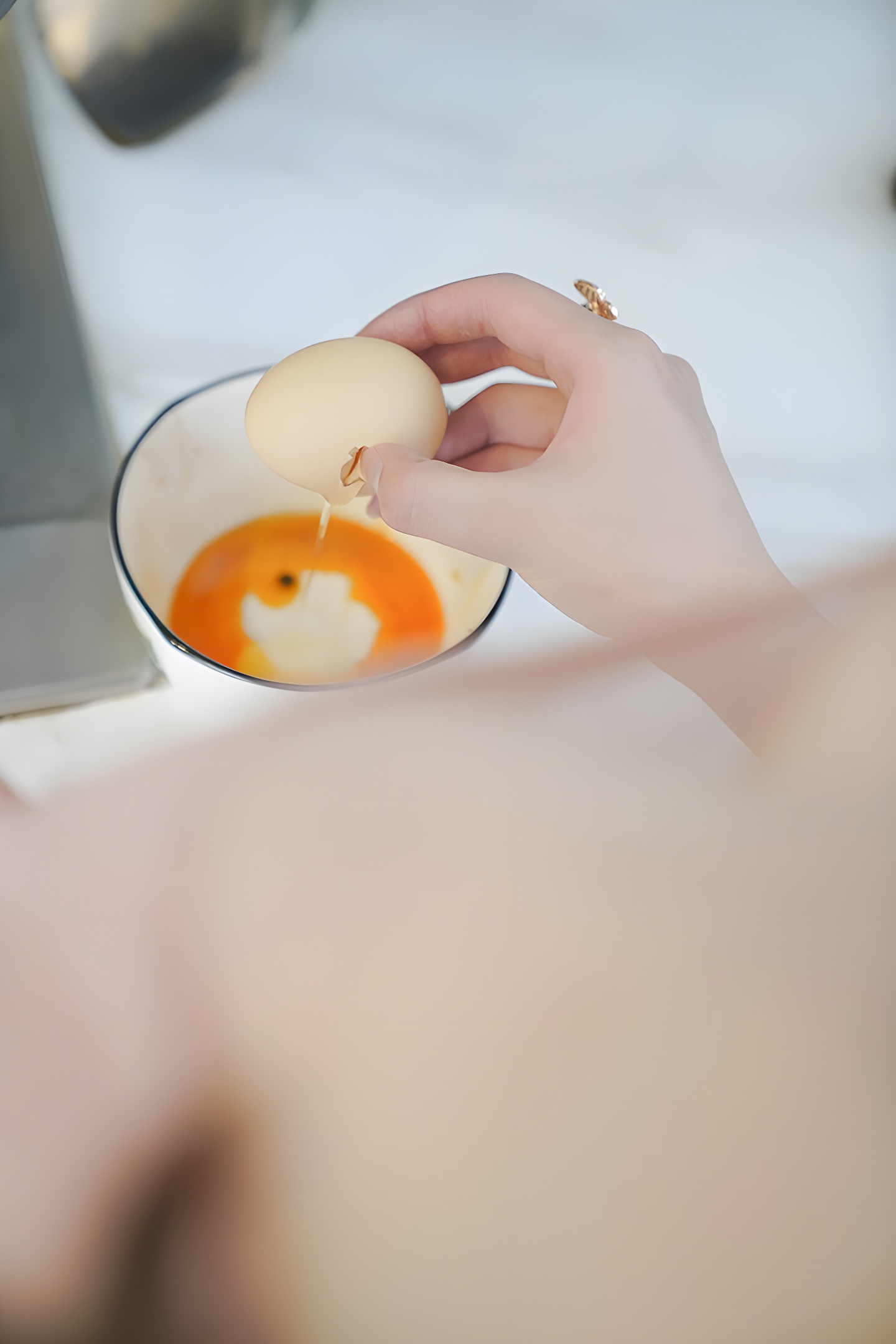 极品厨娘糯美子：丝滑巨乳与美食的致命诱惑