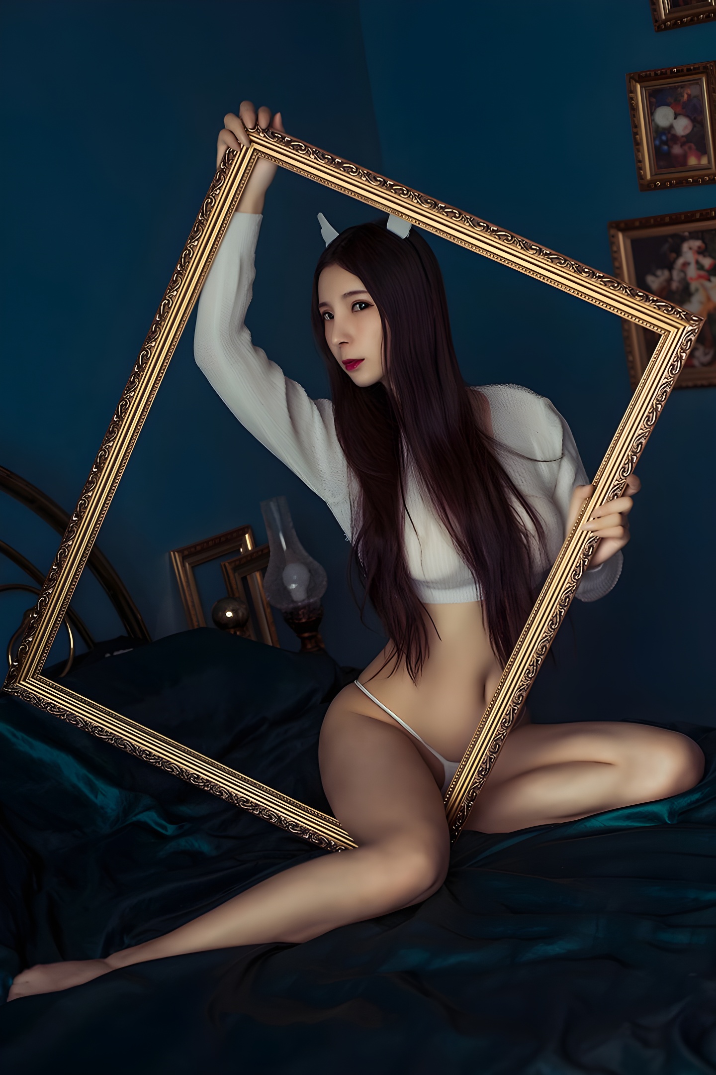 蜜汁女郎小蛮妖绝美写真：艺术裸体摄影的极致呈现